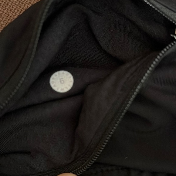 Lululemon Black Shorts size 6 - Picture 3 of 7